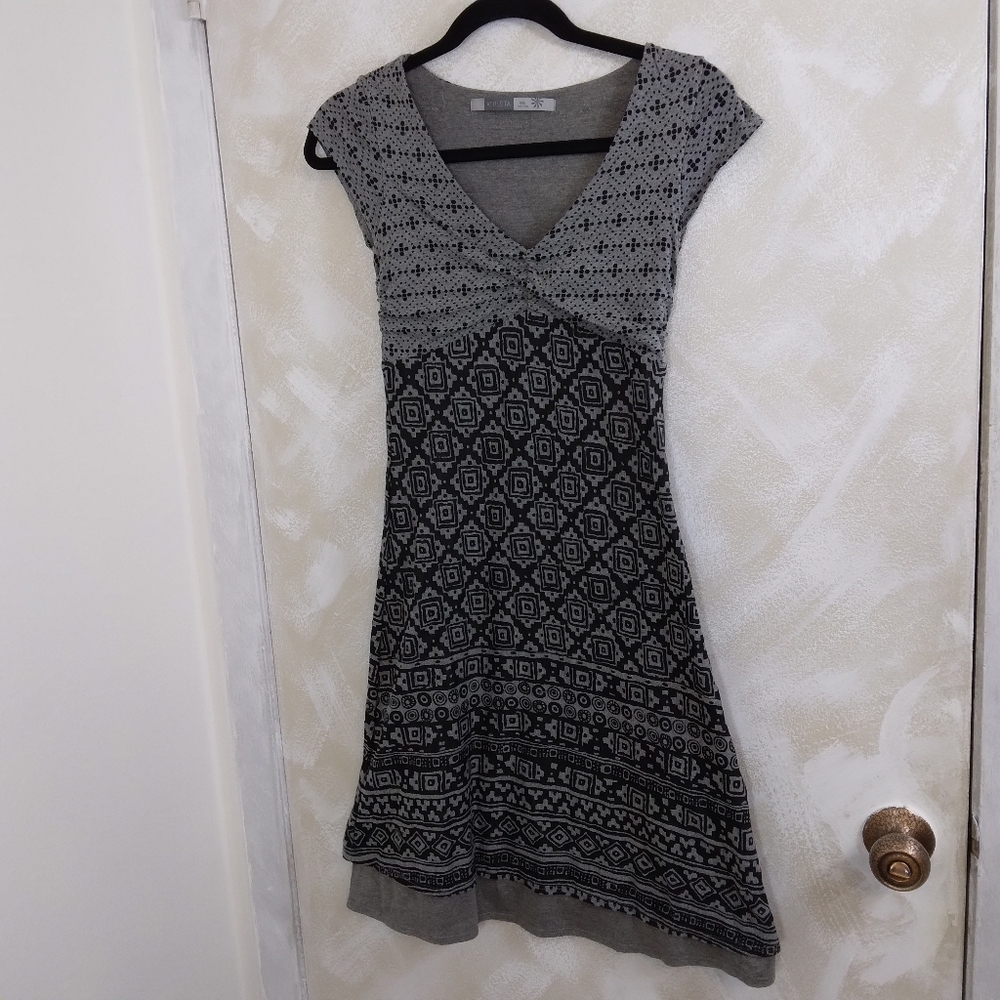 XXS Athleta Empire waist Dress Black and Gray Geometric Pattern Print